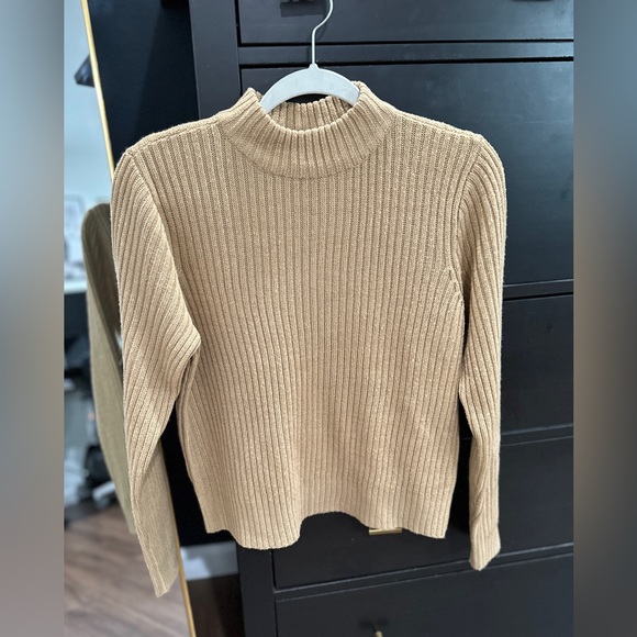 H&M Sweaters - H&M Ribbed Mock Neck Sweater